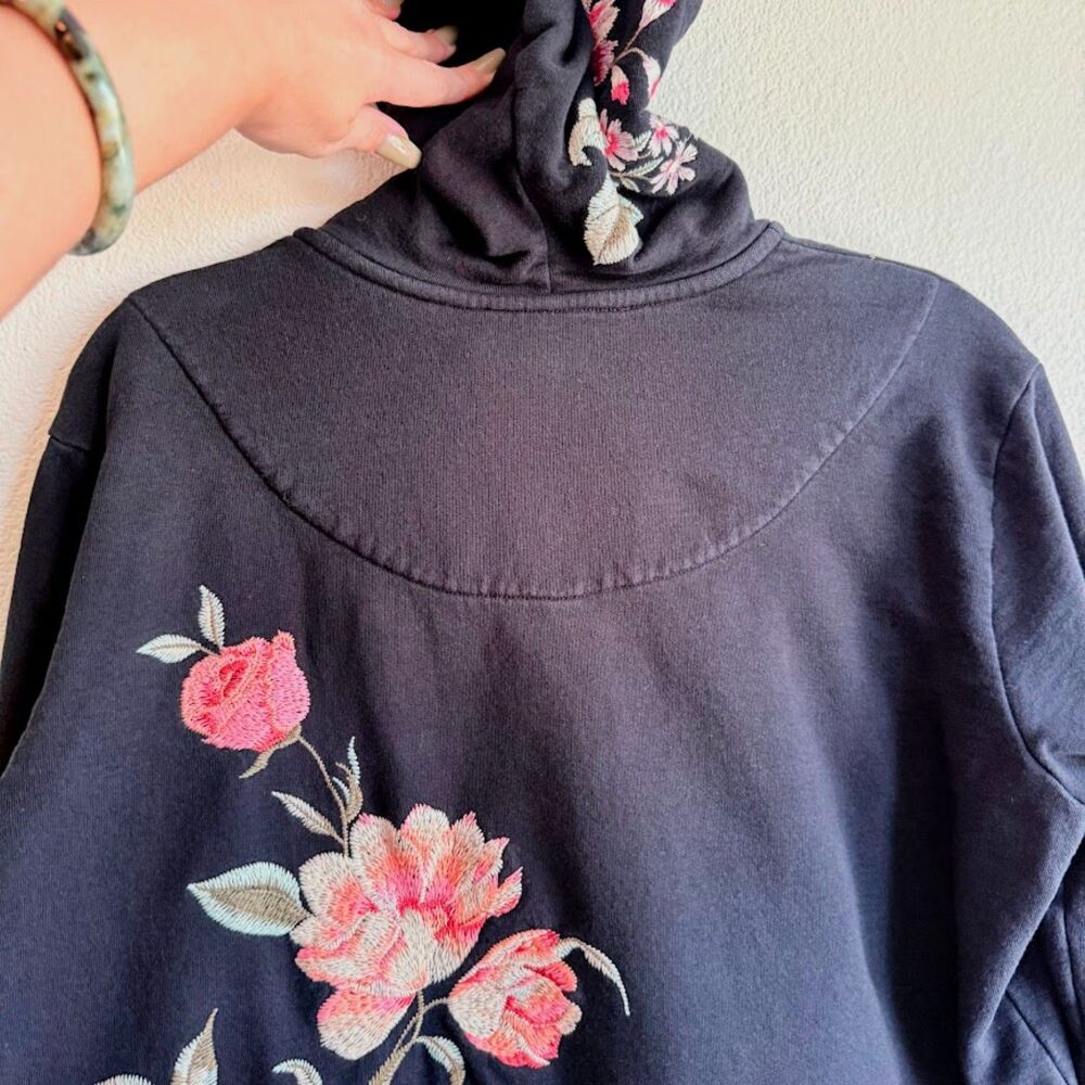 Johnny Was Vienna Pullover Floral Embroidered Hoodie Sweatshirt in Black size M - Picture 13 of 14